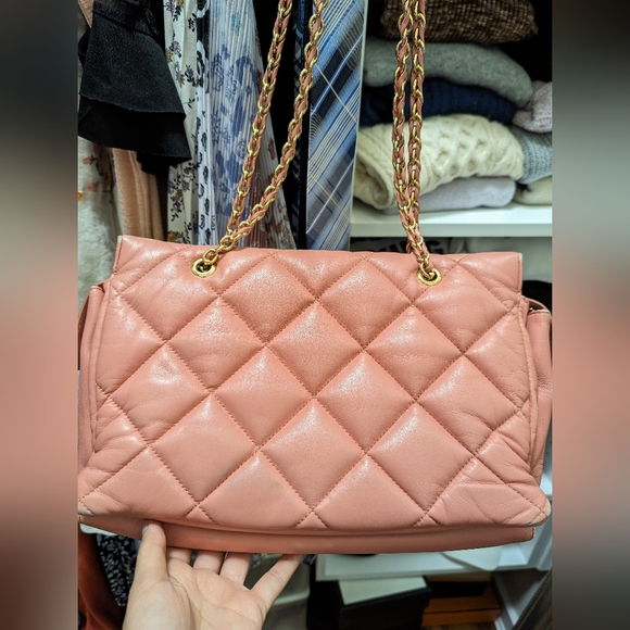 Ferragamo Vara Bow Shoulder Bag - Picture 11 of 11